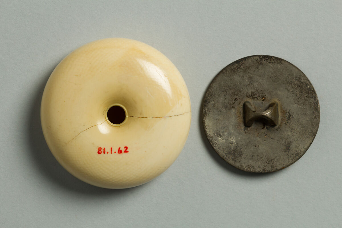 Bakemono Toro (lantern Bakemono), Ivory with bronze disk inlaid with gold, Japan