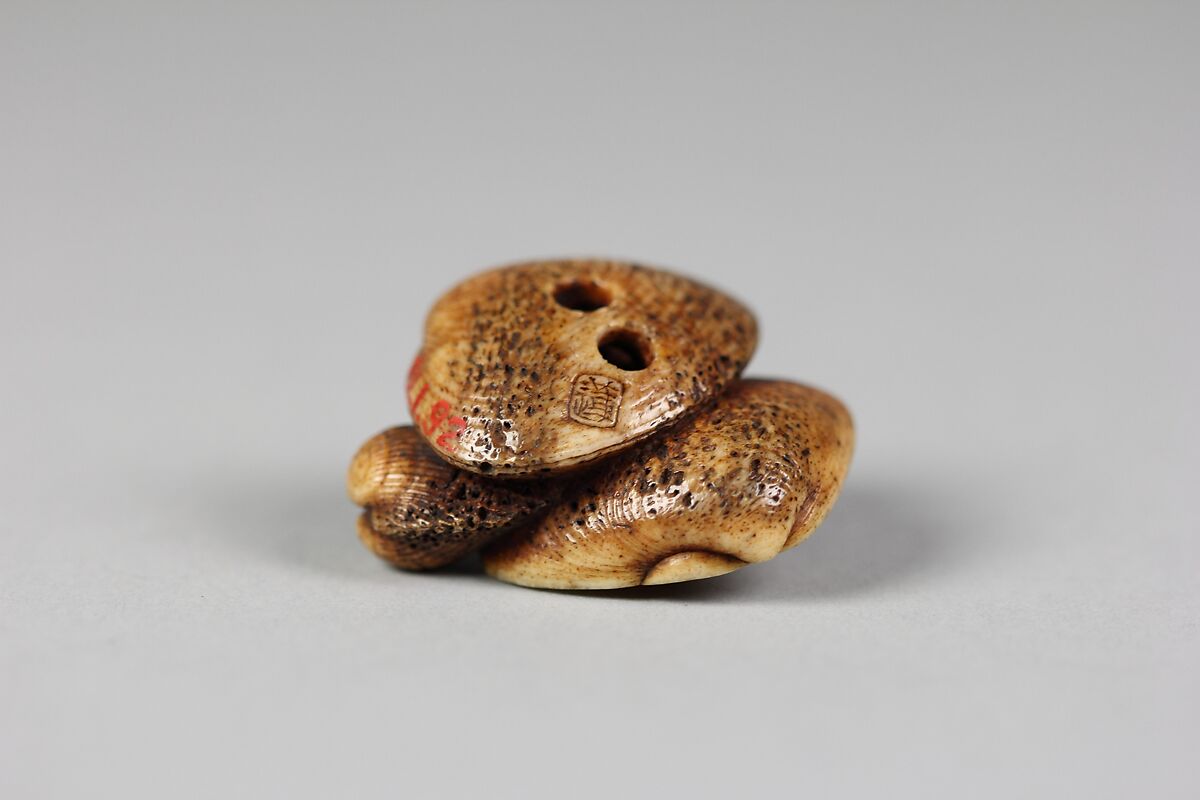 Clamshells and Crab, Ivory, Japan