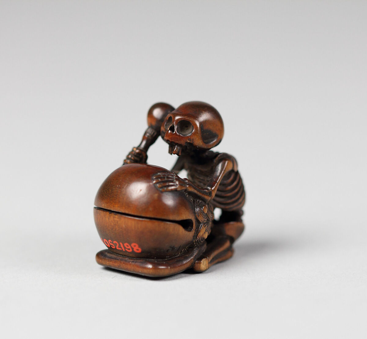 Netsuke of Skeleton with a Drum, Wood, Japan 