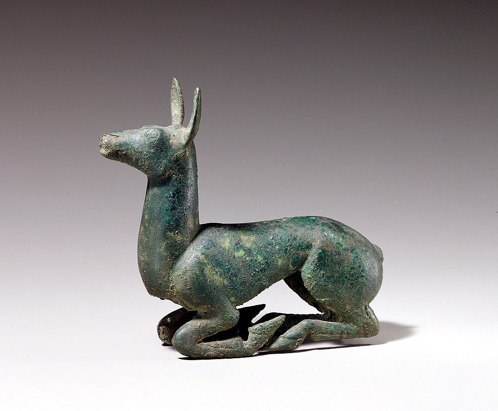 Chariot Yoke Ornament in the Shape of a Recumbent Doe, Bronze, Northwest China and southwestern Inner Mongolia 