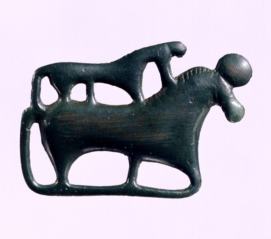 Garment plaque in the shape of two horses, Bronze, North China 