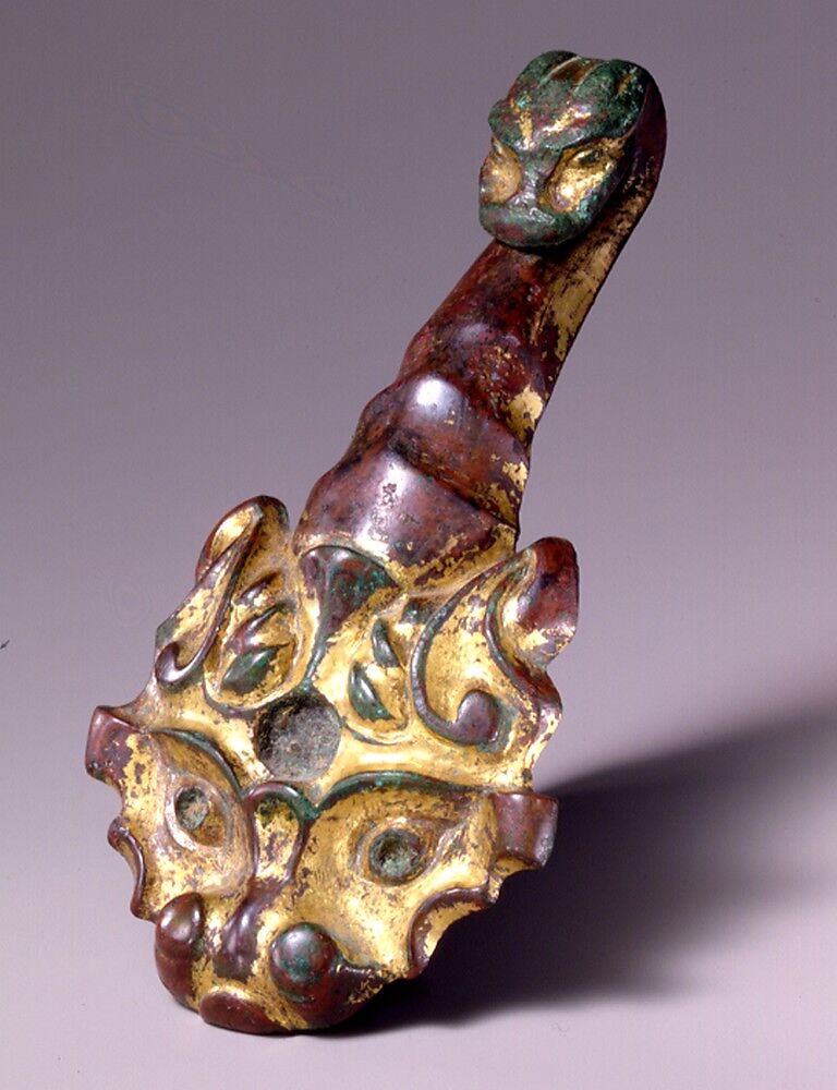 Hook with Horned Feline, Gilded bronze, North China 