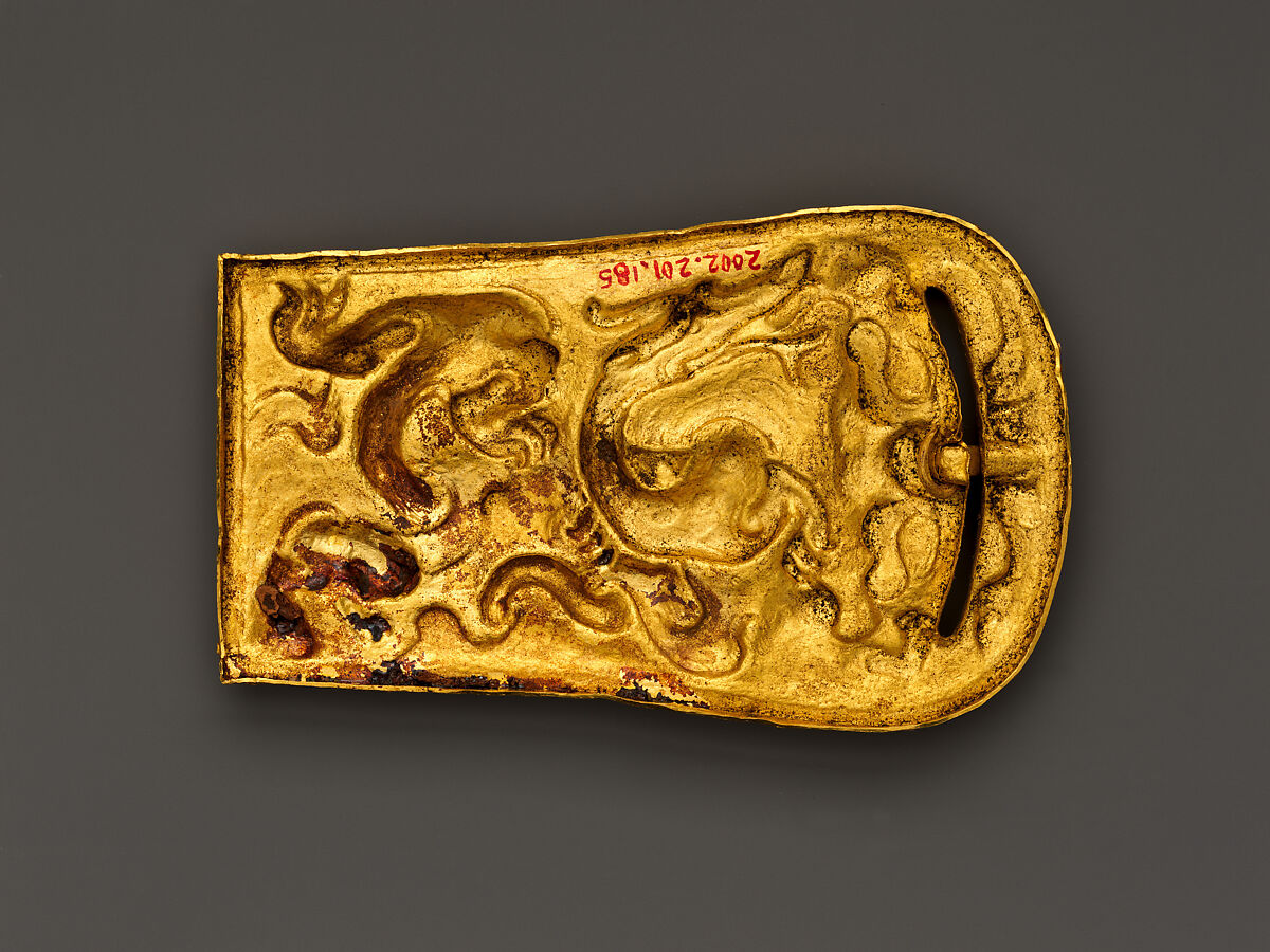 Belt Buckle with Dragon and Fantastic Creature, Gold inlaid with quartz, China