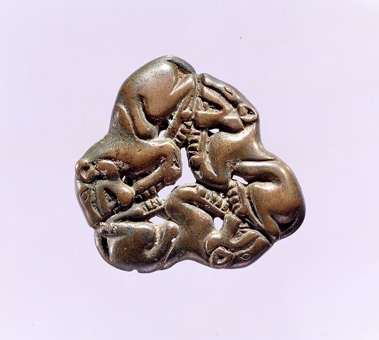 Strap-Crossing in the Shape of Three Bears, Bronze, Eastern Eurasia 