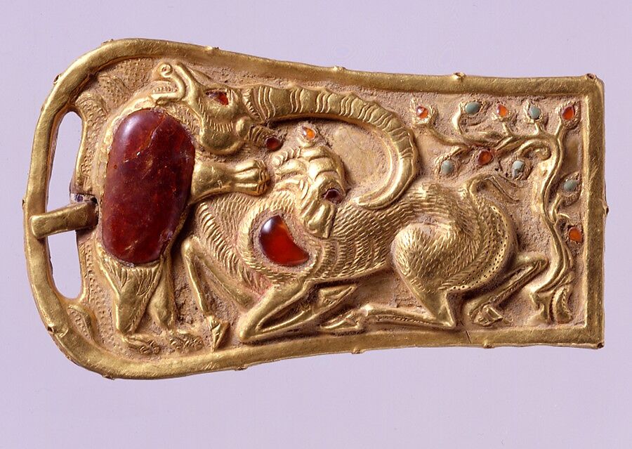 Belt Buckle with Ibex and Bear, Gold inlaid with amber, carnelian and turquoise, China 
