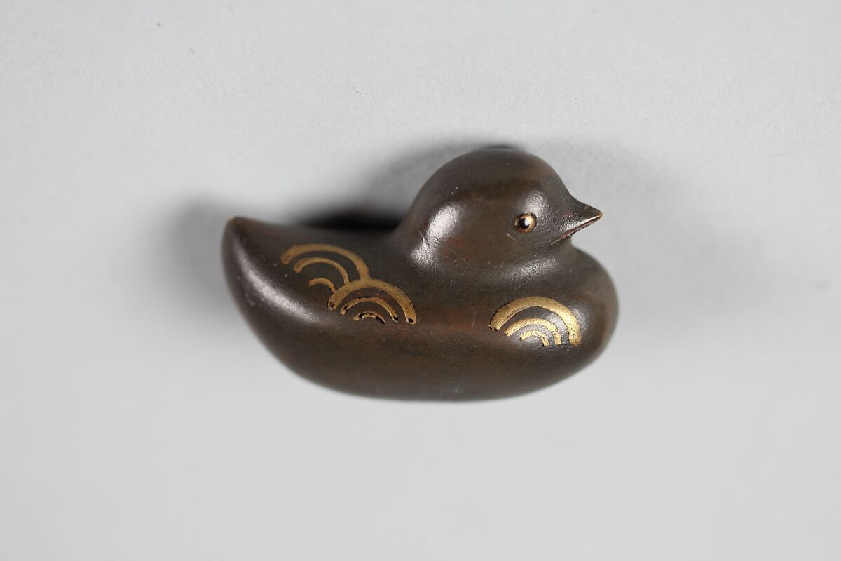 Netsuke of Bird, Lacquer with gold painted decoration, Japan 