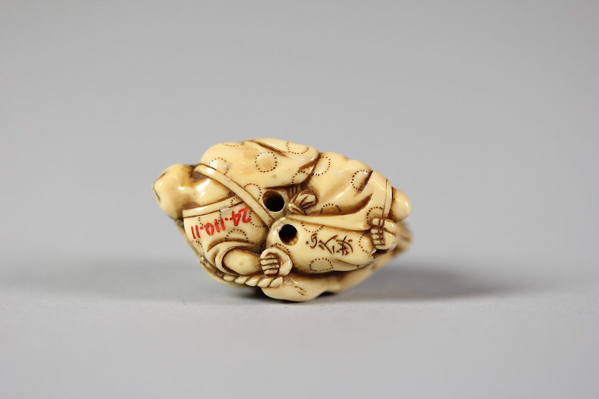 Netsuke of Two Wrestlers, Ivory, Japan