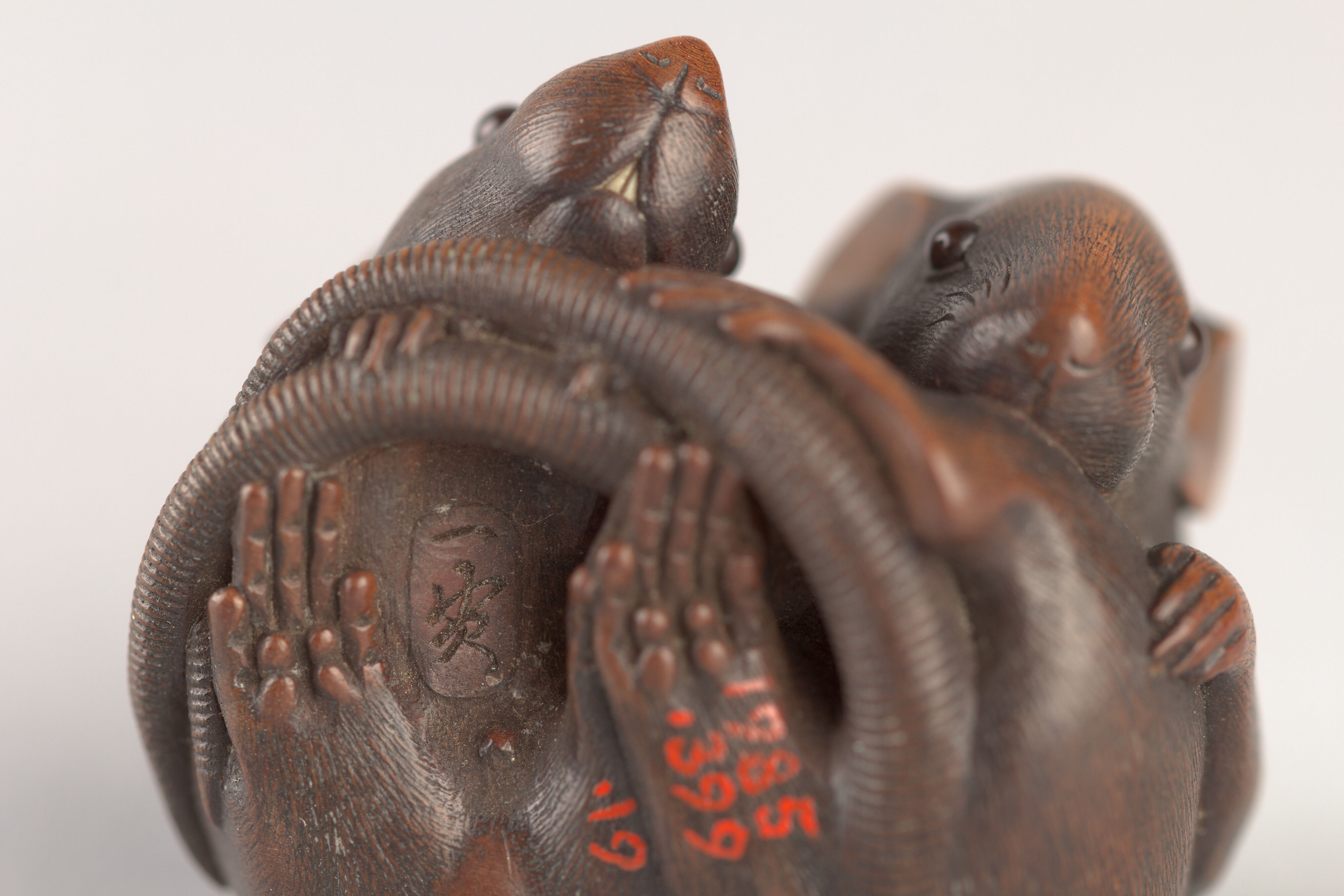 Ikkan - Netsuke of Two Rats - Japan - The Metropolitan Museum of Art