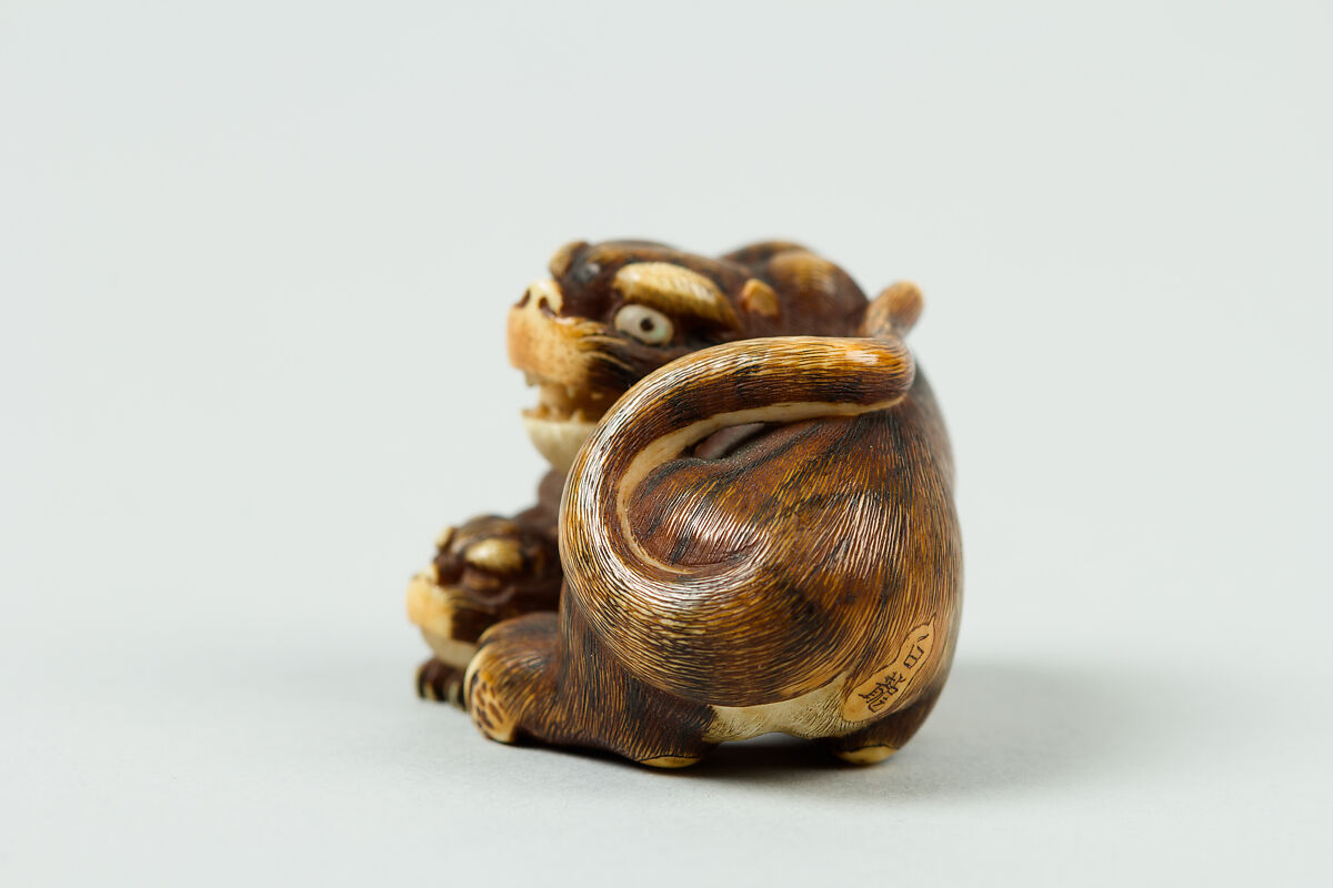 Netsuke of Tiger and Cub, Ivory, Japan