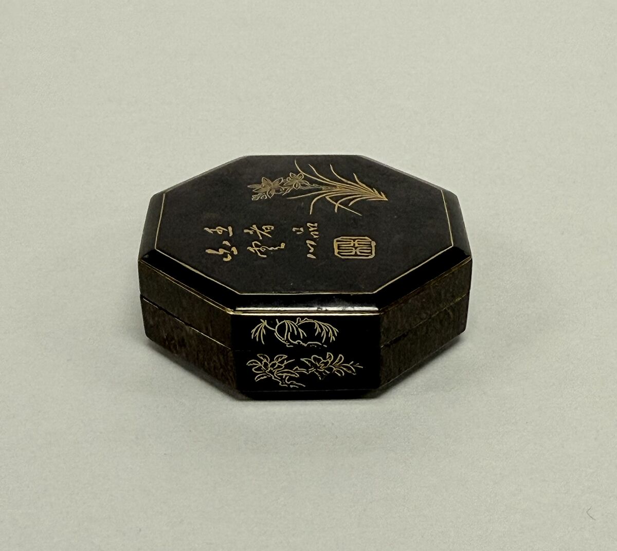 Incense Box, Black metal inlaid with gold, Japan