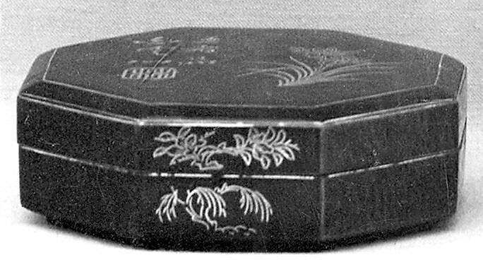 Incense Box, Black metal inlaid with gold, Japan 