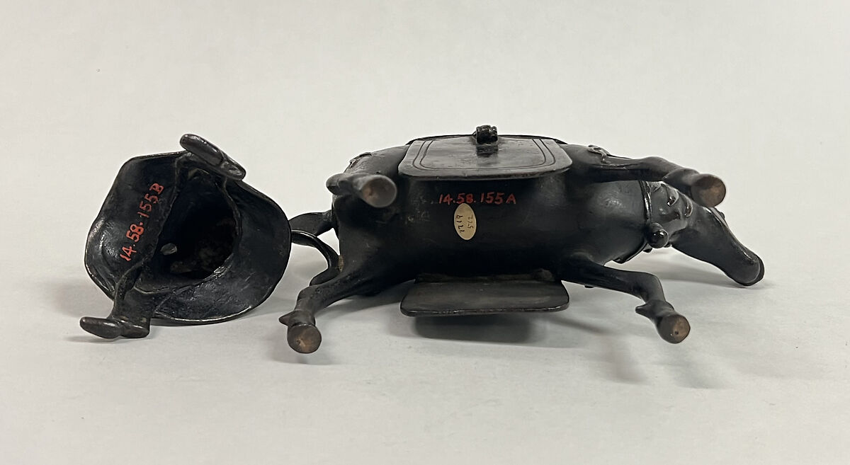 Vessel with cover, Bronze, Japan
