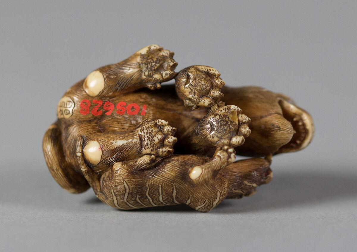 Netsuke of Tiger and Cub, Ivory, Japan