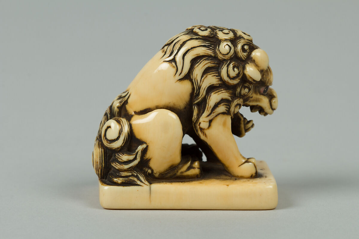 Netsuke of Lion, Ivory, Japan