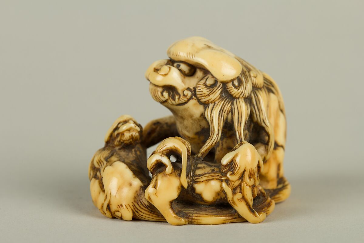 Netsuke of Lion and Cubs, Ivory, Japan 