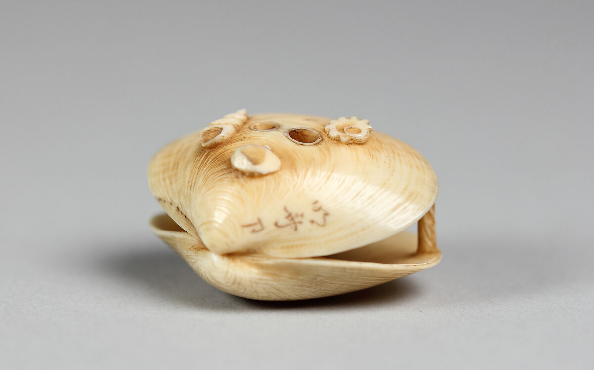 Netsuke of Clamshell Containing Figures and Bird, Ivory, Japan