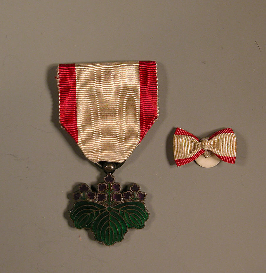 Insignia and Button, White ribbon with red borders, Japan 