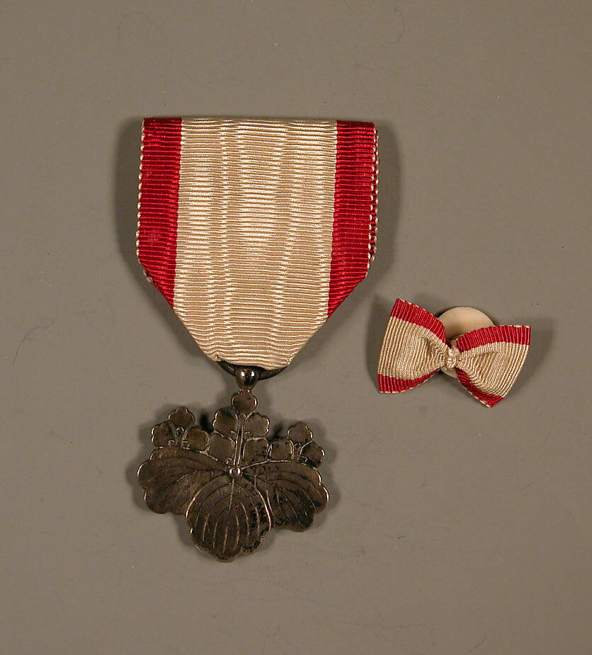 Insignia and Button, White ribbon with red borders, Japan 