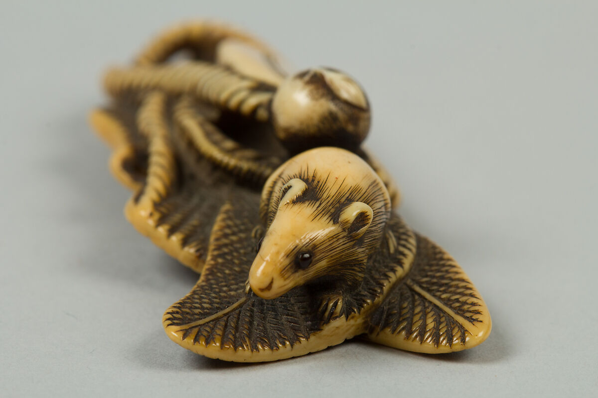 Netsuke of Mouse and Leaves, Ivory, Japan