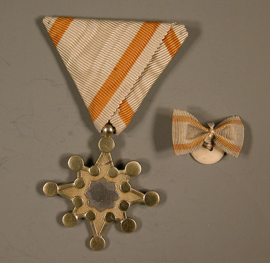 Insignia and Button, White triangular ribbon with yellow stripes, Japan 