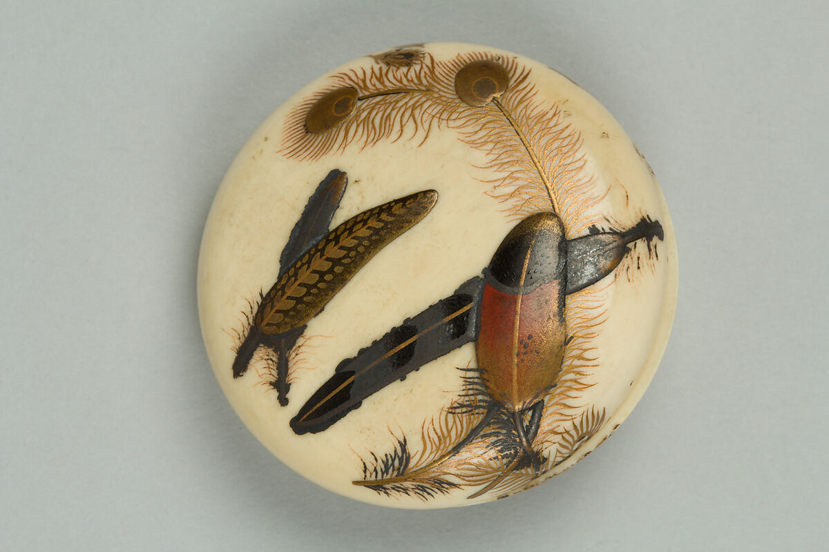 Netsuke, Ivory ornamented with lacquer, Japan 