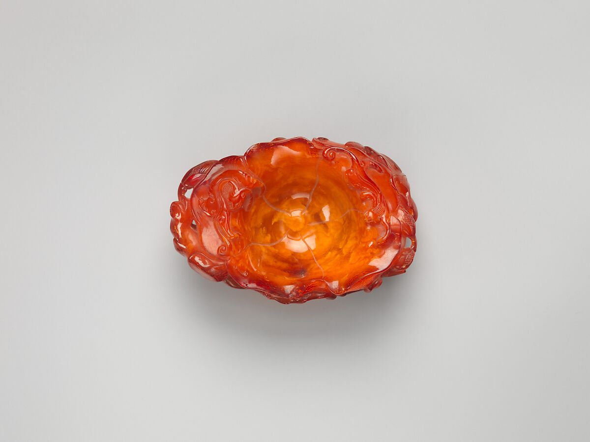 Dish in the Shape of a Lotus, Amber, China