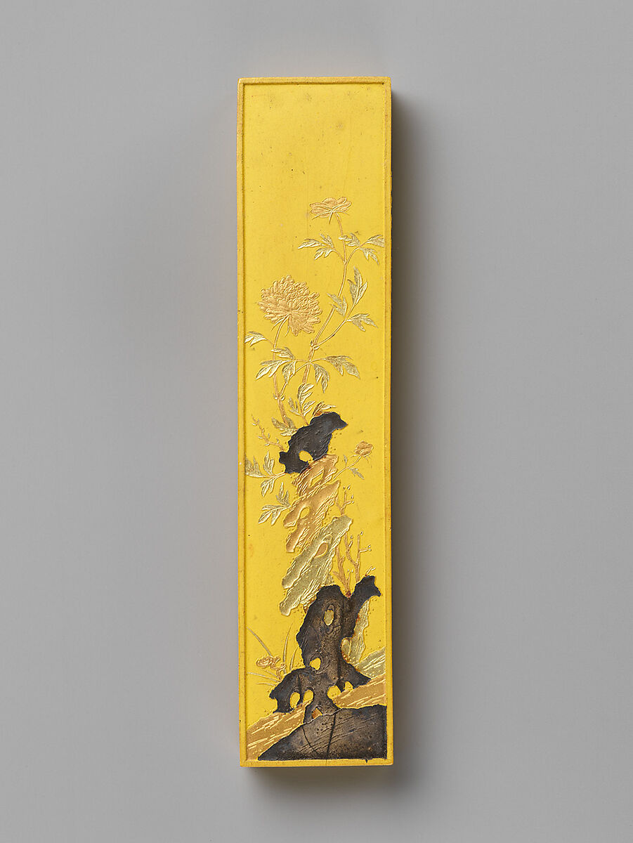 Set of pigment tablets decorated with peony, rock, and magic fungus, Pigment, lacquer box, silk lining, China