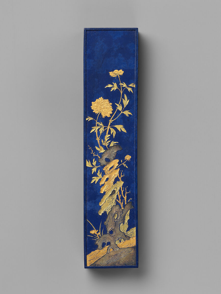 Set of pigment tablets decorated with peony, rock, and magic fungus, Pigment, lacquer box, silk lining, China