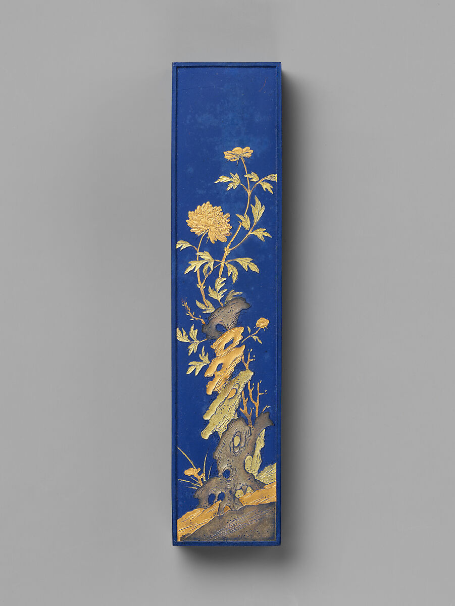 Set of pigment tablets decorated with peony, rock, and magic fungus, Pigment, lacquer box, silk lining, China
