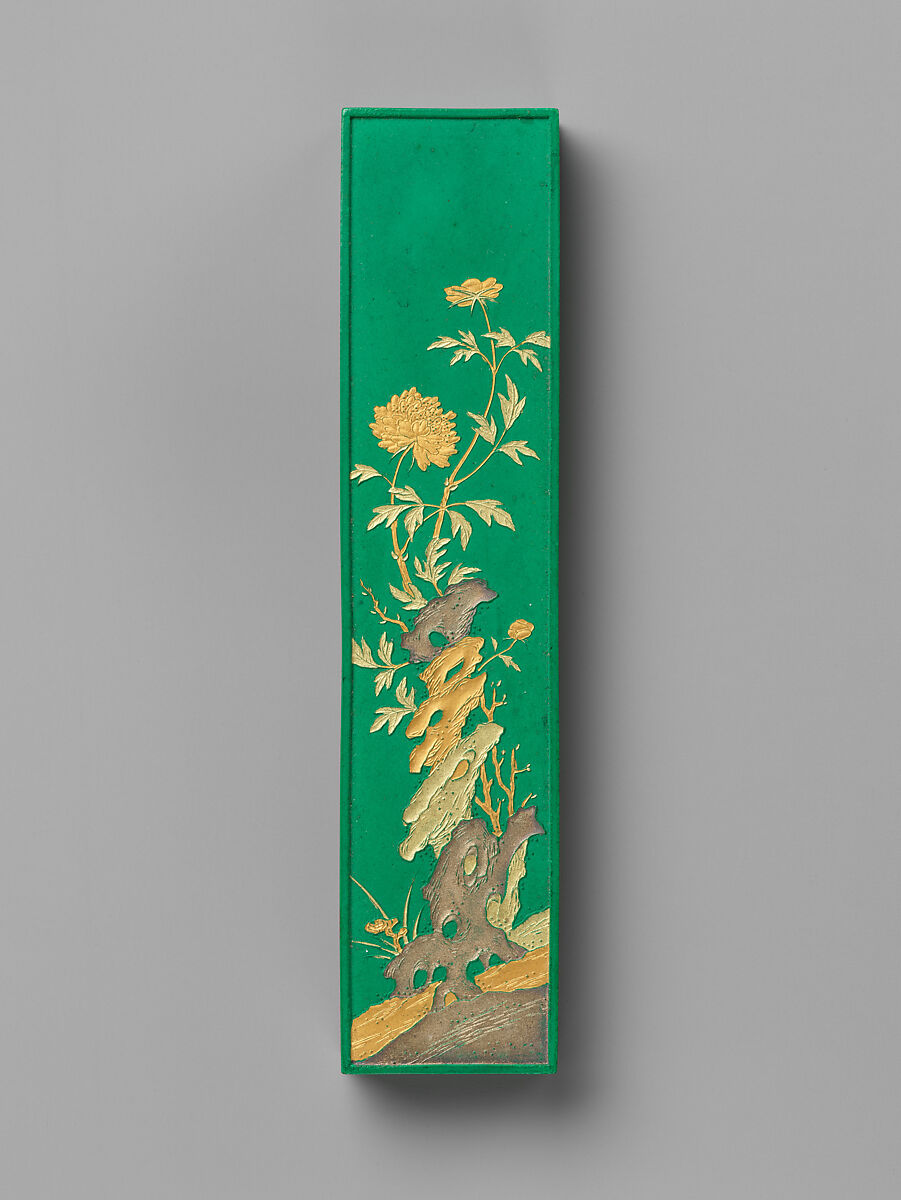 Set of pigment tablets decorated with peony, rock, and magic fungus, Pigment, lacquer box, silk lining, China