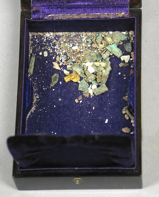 Box of Remnants, Small pieces of bronze mounting, dust of pearls and mother-of-pearl, a small piece of gold jewelry, China 