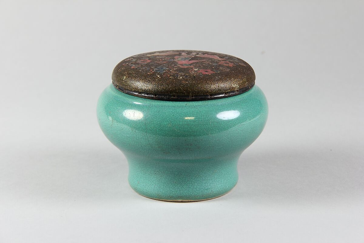 Cover for a Porcelain Jar, Lacquer with mother-of-pearl inlay, China