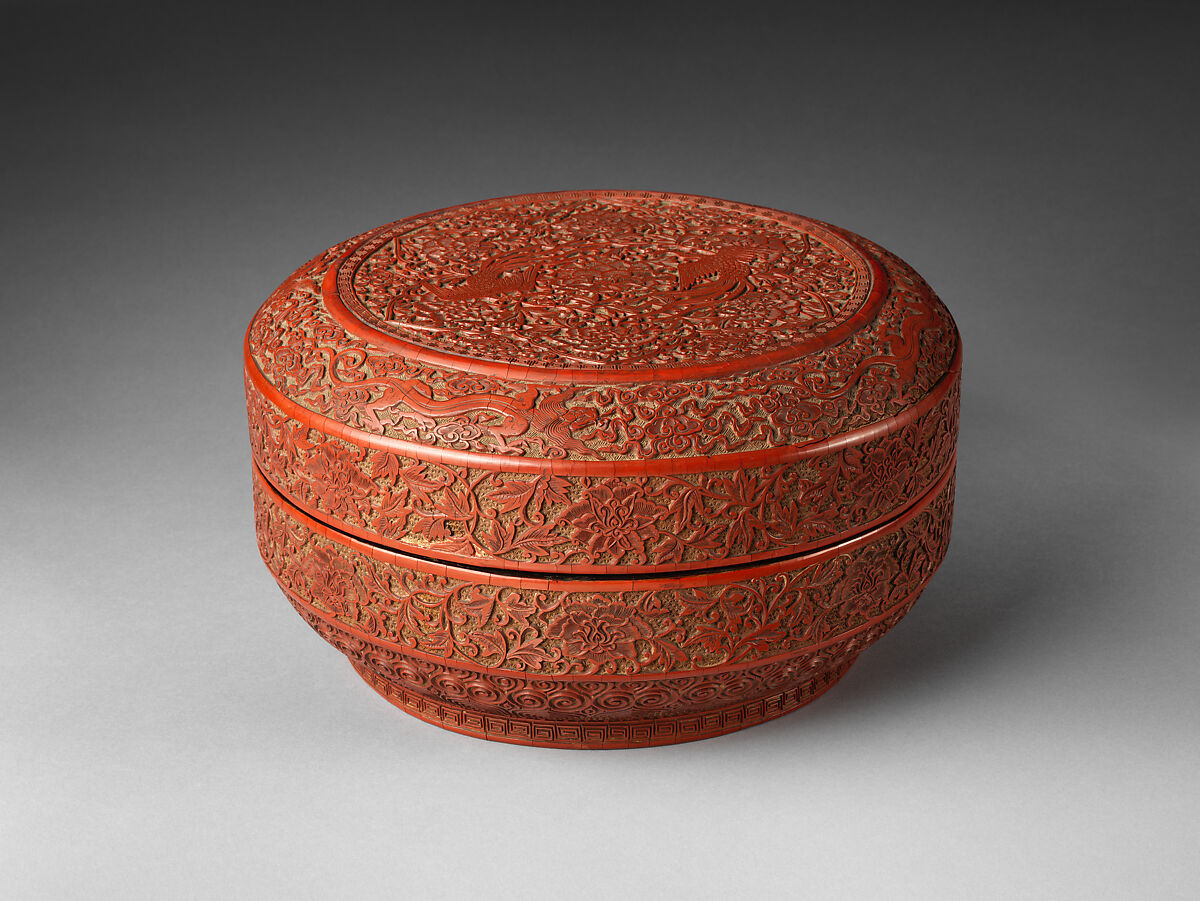Box with patterns of phoenixes and chi dragons, Carved red lacquer, China 