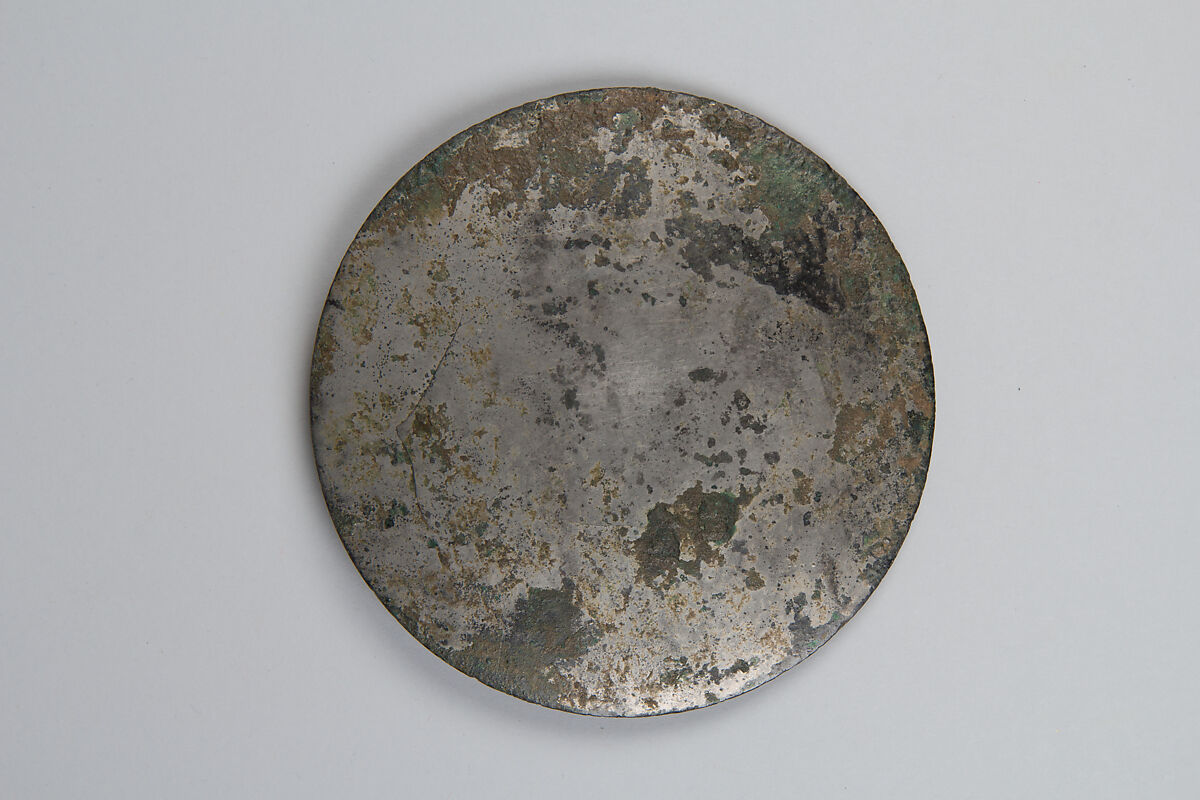 Mirror with deities and mythical creatures, Bronze, China