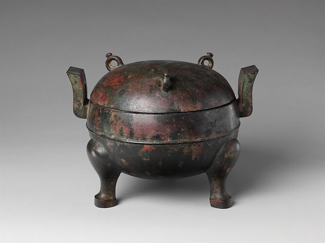Ritual Tripod Cauldron with Cover (Ding)