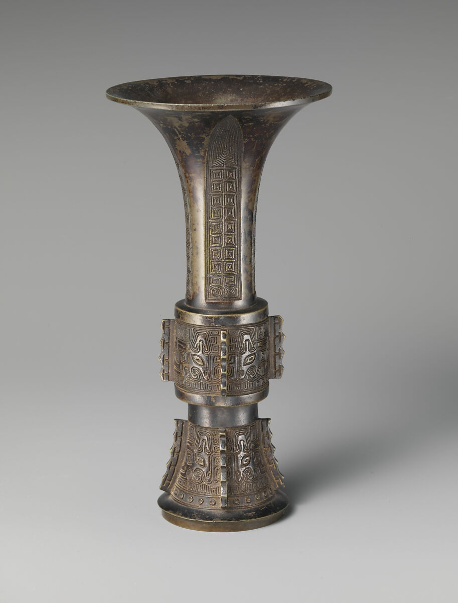 Beaker of archaistic design, Bronze, China