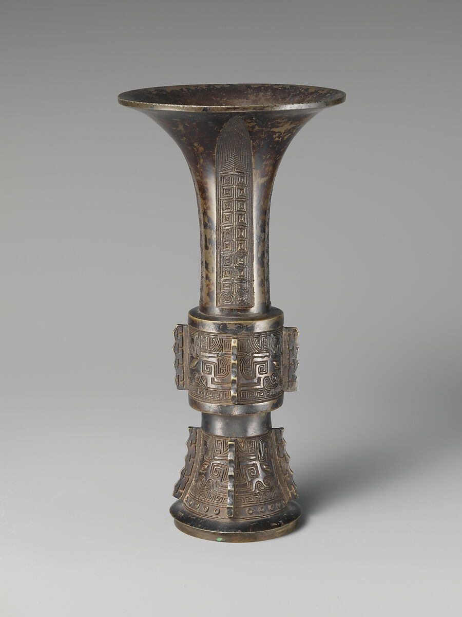 Beaker of archaistic design, Bronze, China