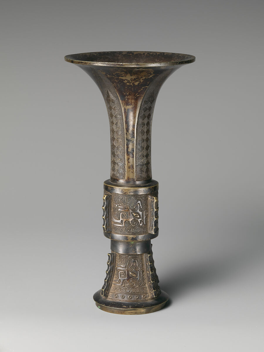 Beaker of archaistic design, Bronze, China