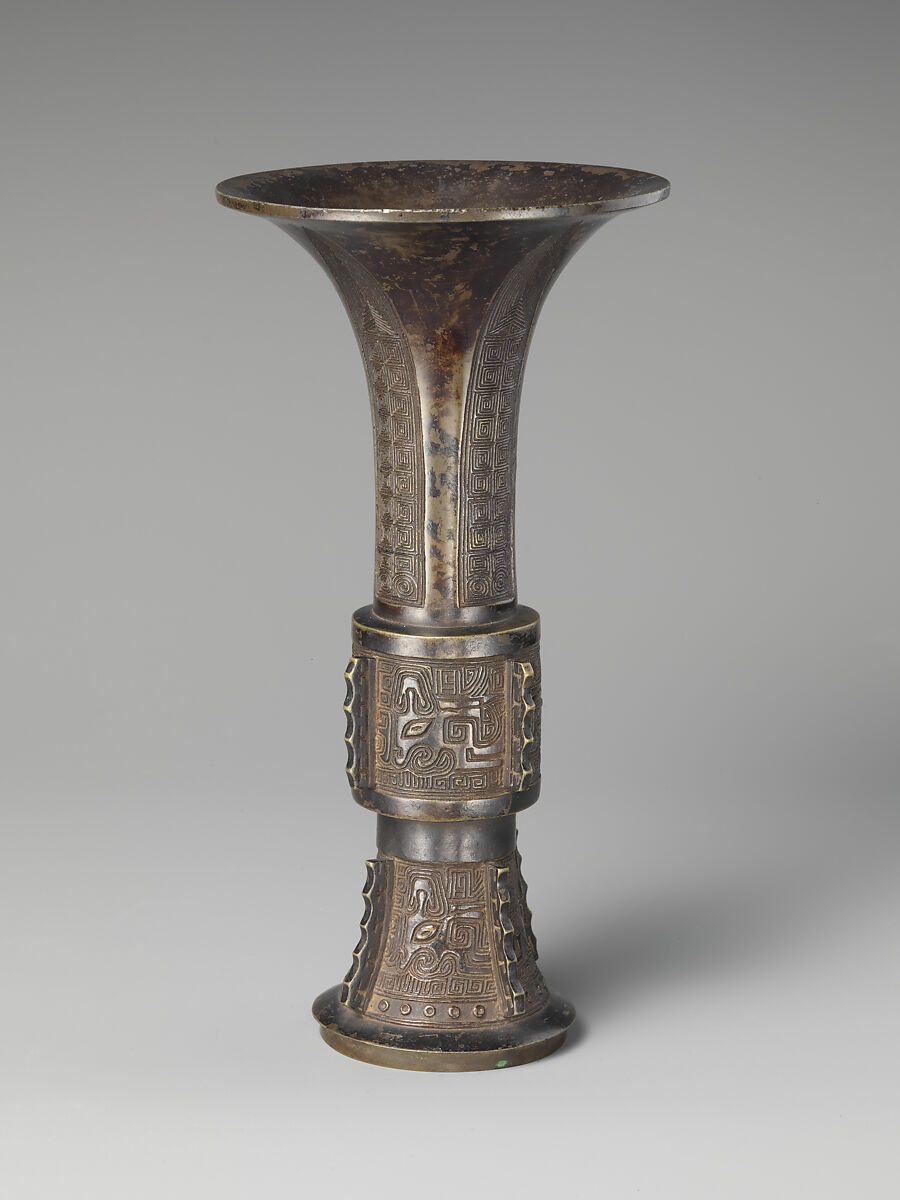 Beaker of archaistic design, Bronze, China