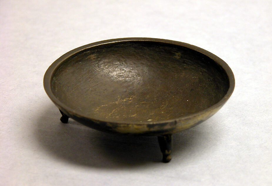 Cover with three ring handles, Gilt bronze, China