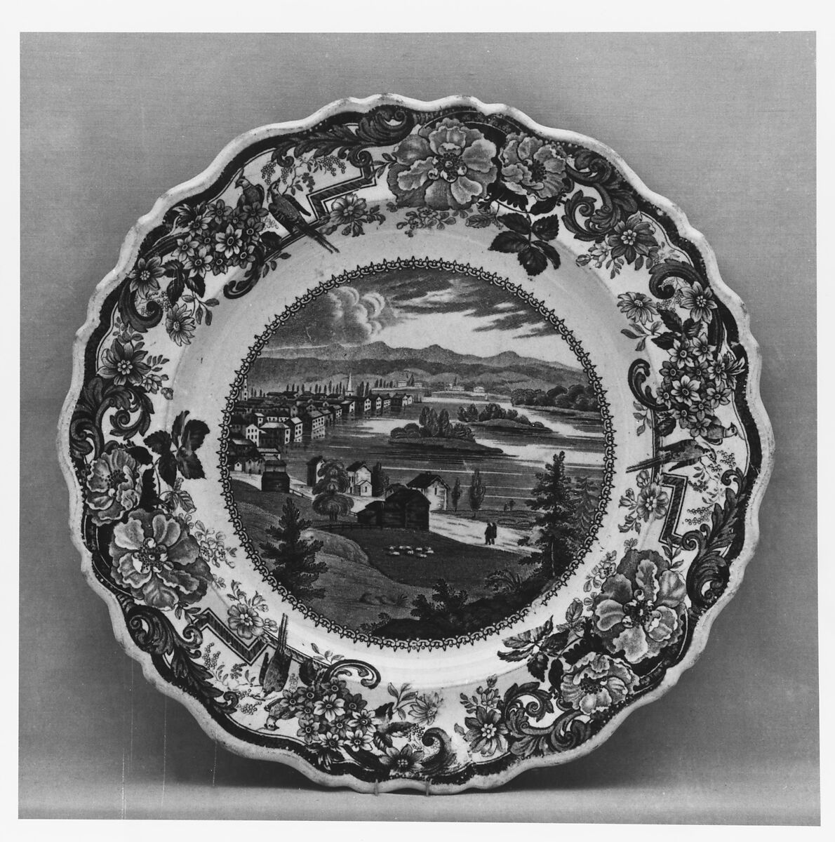 Plate, James and Ralph Clews (British, Cobridge, Stoke-on-Trent, active ca. 1818–36), Earthenware, transfer-printed, British (American market) 