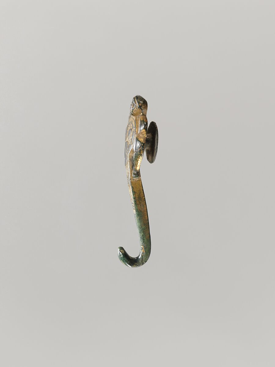 Belt hook in the shape of a monkey, Gilt bronze, China