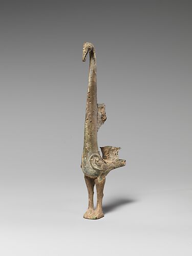 Vessel leg in the form of a bird
