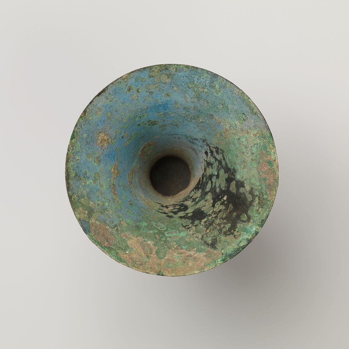 Wine beaker (gu), Bronze, China