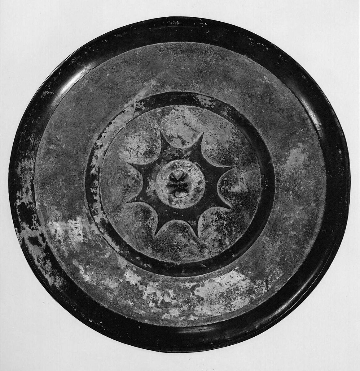 Mirror with eight-point design, Cast bronze, China