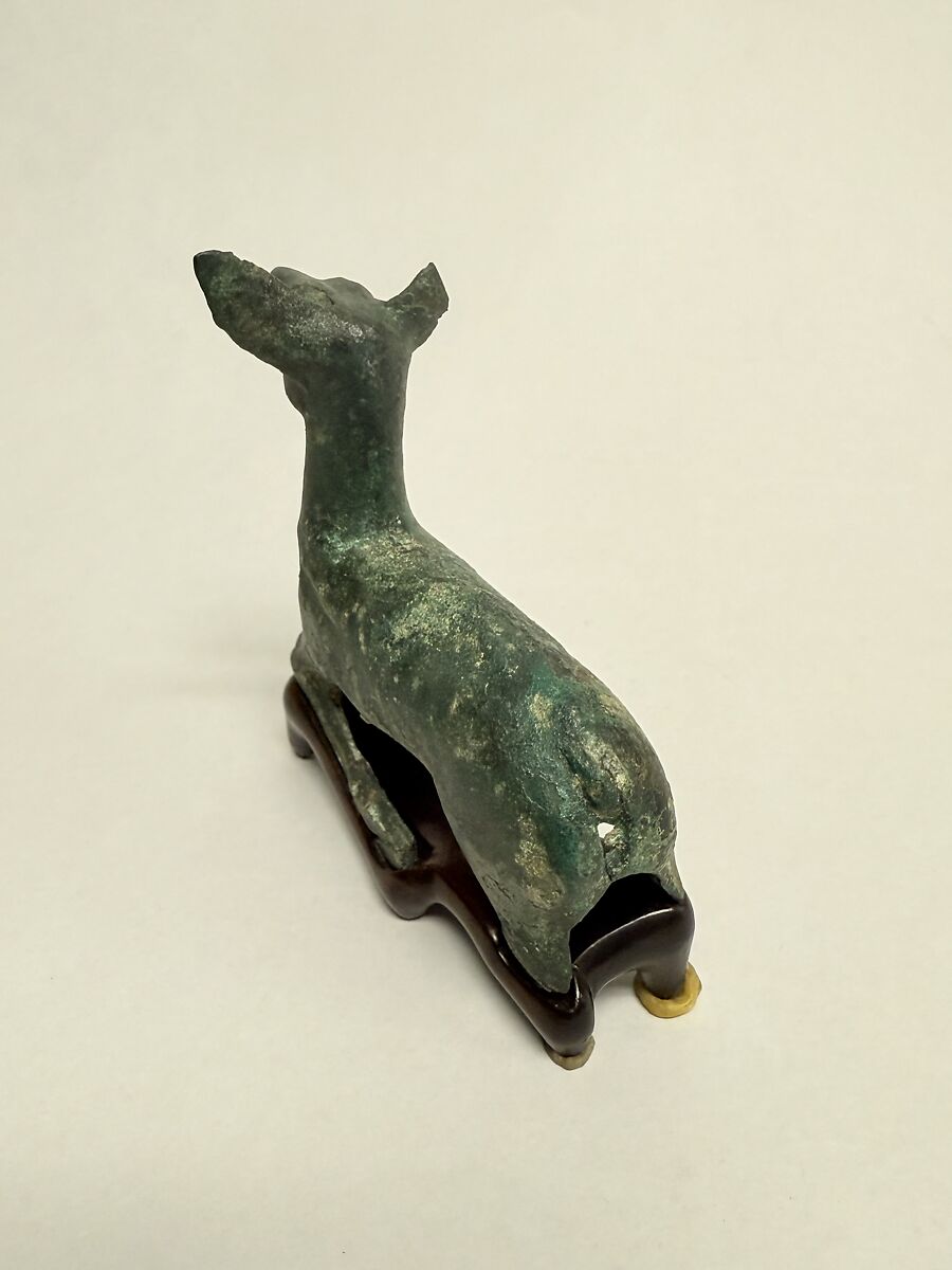 Yoke ornament in the shape of a deer, Bronze, China