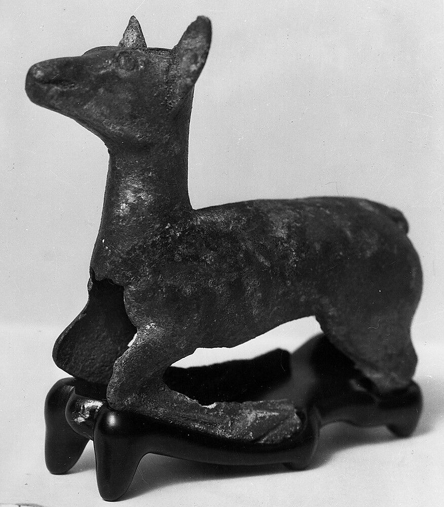 Yoke ornament in the shape of a deer, Bronze, China 