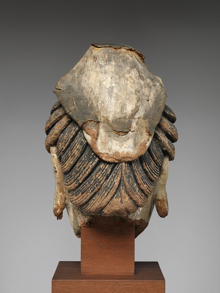 Head of Attendant, Unfired clay with pigment, China