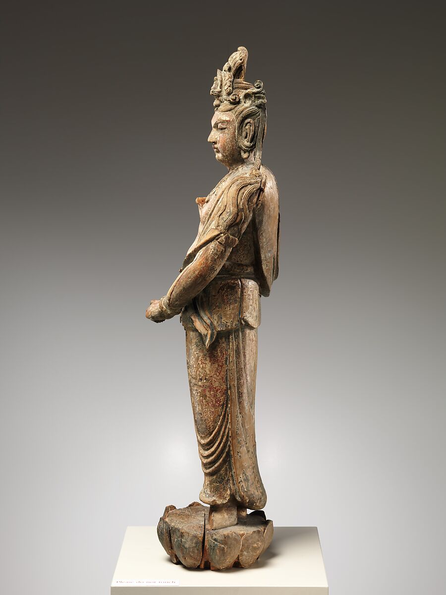 Bodhisattva Avalokiteshvara (Guanyin), Wood (wiillow) with traces of pigment; single woodblock construction, China