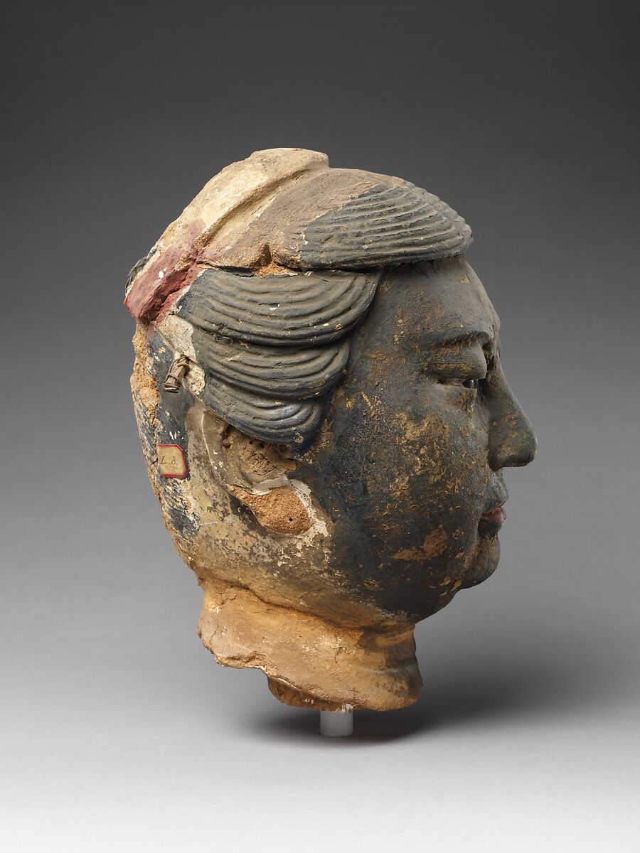 Head of attendant, Unfired clay with traces of pigment and gilding, China
